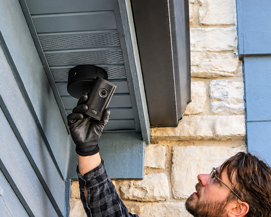 MGKH technician installing wireless router on roof